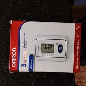 Omron 3 Series Upper Arm Blood Pressure Monitor